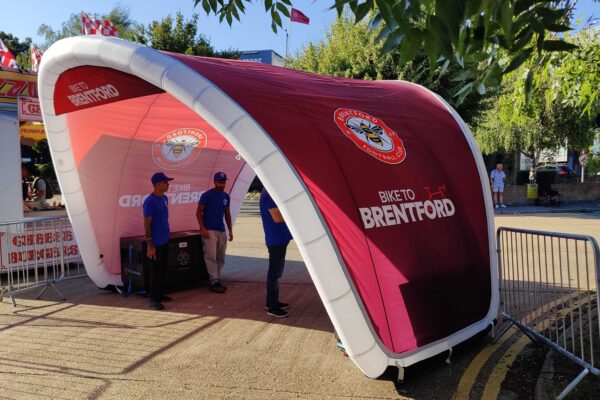 Carpa personalizada del Brentford Club