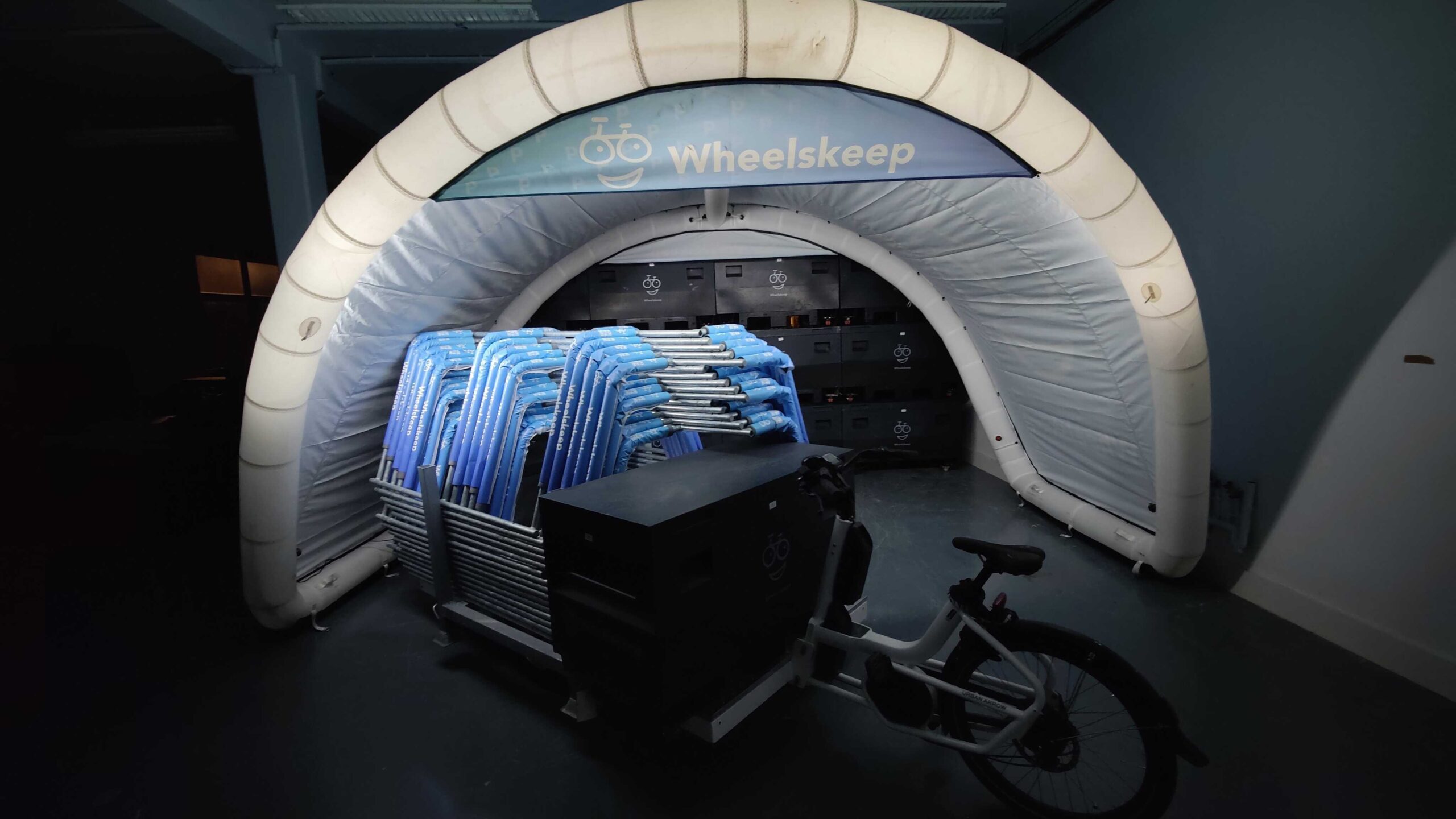Cargobike Aparcamiento completo sobre ruedas entrega